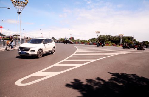 您注意到了嗎 桂林市區(qū)21個路口道路交通設(shè)施煥然一新